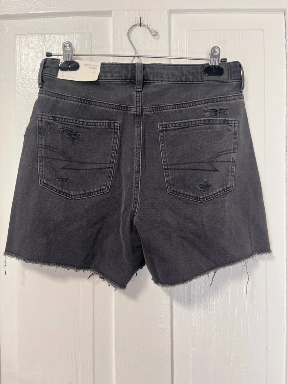 NWT American Eagle High Waist Baggy Black Wash Denim Shorts size 6